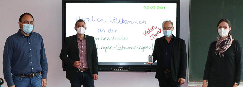 B+B Thermo-Technik GmbH aus Donaueschingen, Baden-Württemberg in Deutschland. Sensorik und Messtechnik.. kiro air CO2-Ampel für Gewerbeschule VS